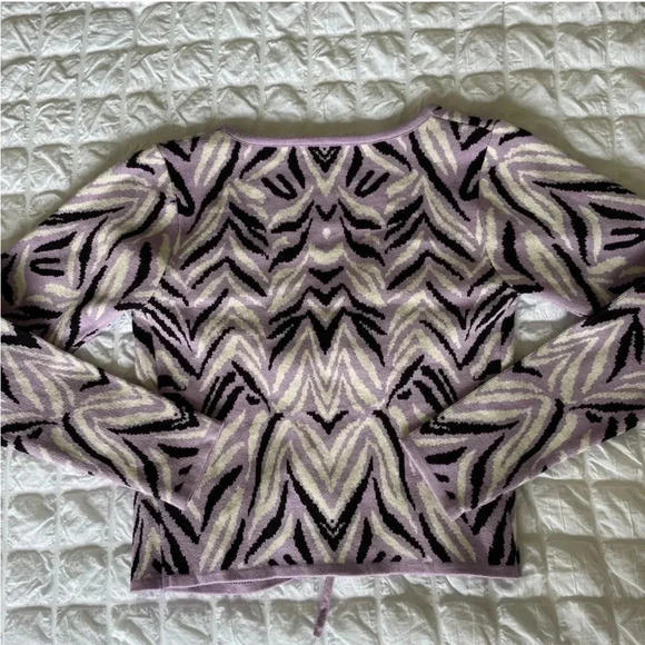 Nasty Gal zebra pattern lace up front knitted cardigan - Picture 7 of 9